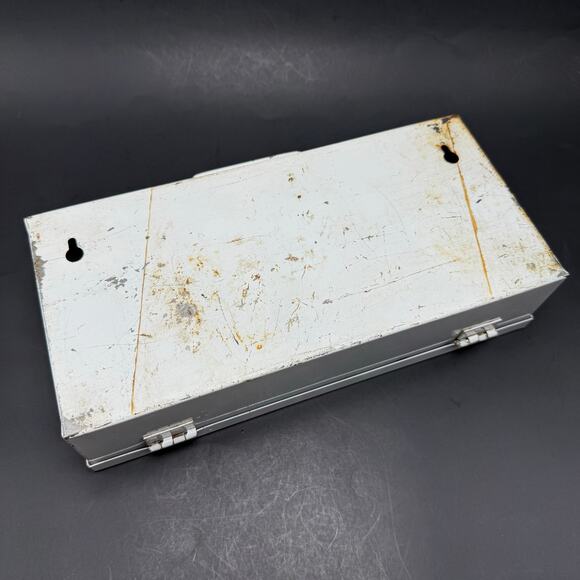 Vintage Metal Box First Aid Kit White Green Welshgard Wall Mount Retro Decor - Picture 4 of 9